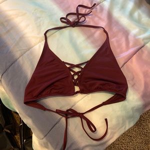 maroon criss cross bikini top 😍